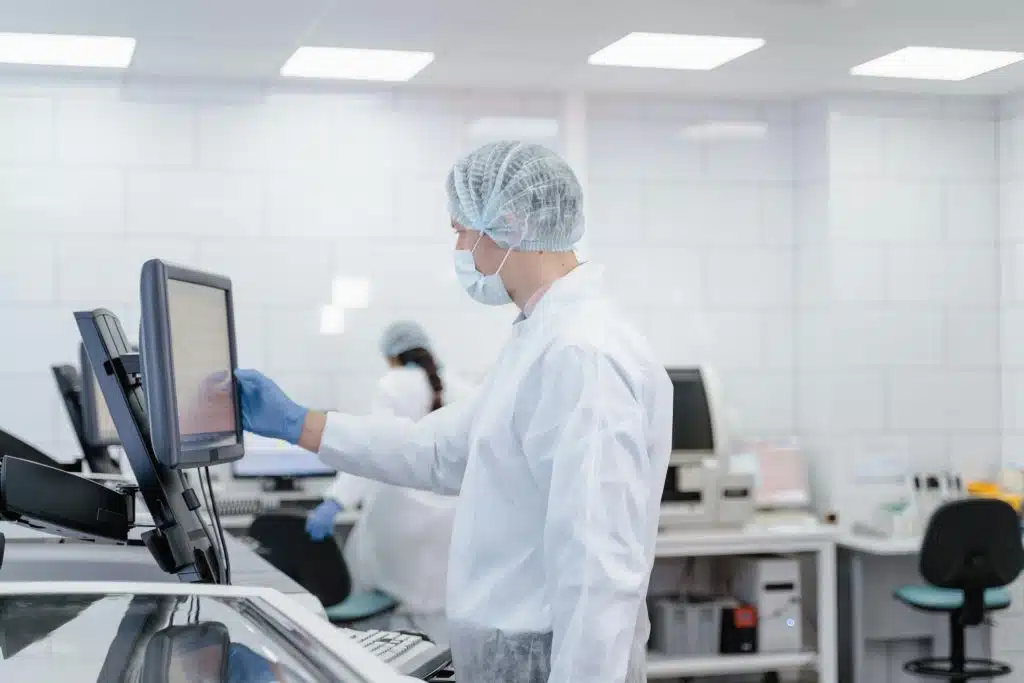triamcinolone acetonide sospensione iniettabile preparato in camera bianca